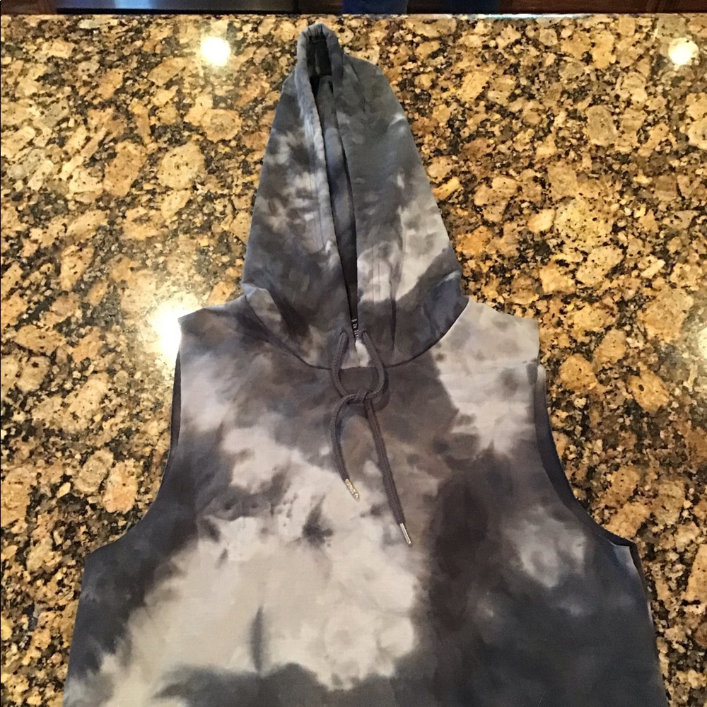 Rue 21 cropped shirt
